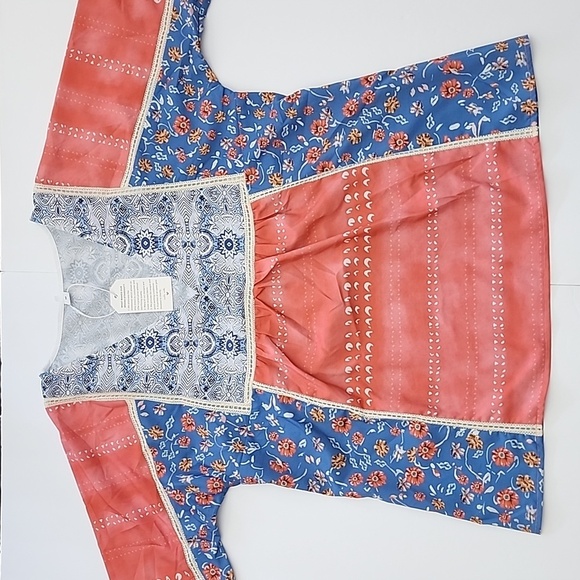 ⭐️3/ $30⭐️ Made with ❤️ Boho Chic Red Blue Floral Half Sleeves Top Size M - Picture 4 of 12